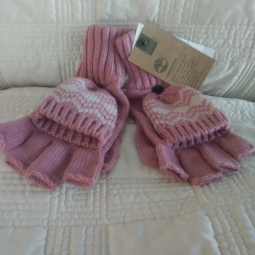 Timberland pink ladies gloves. NWT